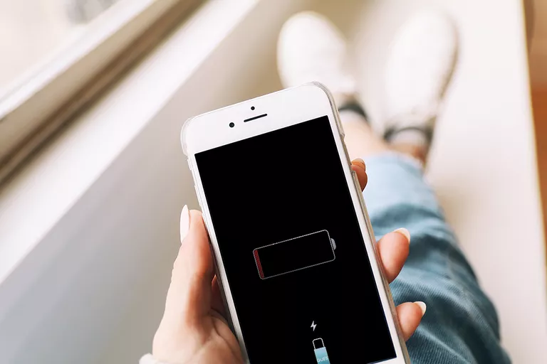 Lo que debe hacer si ve un icono rojo de la batería del iPhone